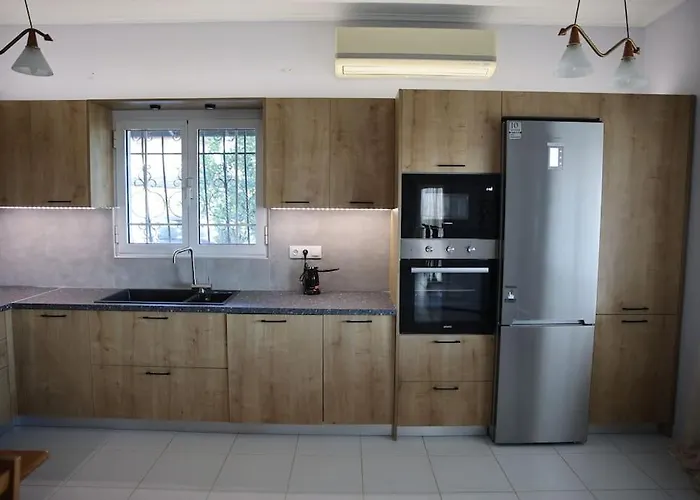 Dafne's Retreat By Kottas Apartman